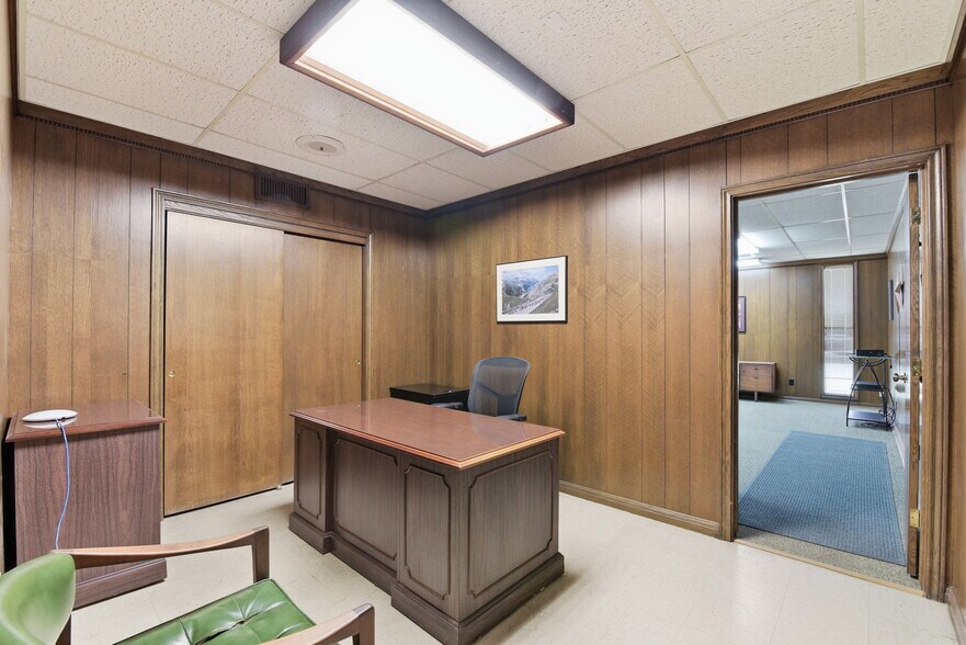 More Photos Of 13026 Rosecrest Dr, Houston Office For Lease