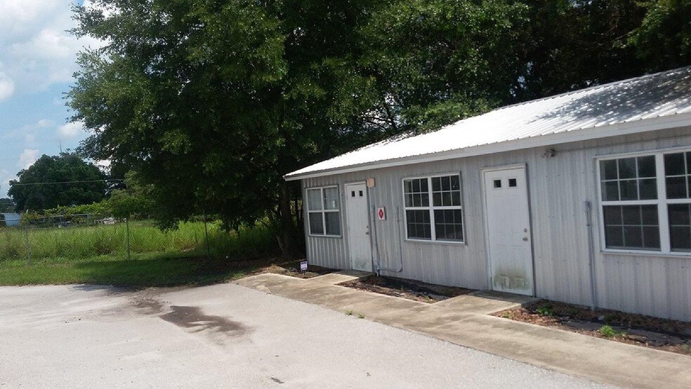 More Photos Of 1401 SW Martin Luther King Jr St, Arcadia General Retail For Lease