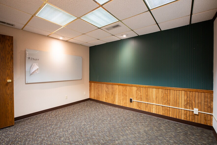More Photos Of 1411 W Dakota Pkwy, Williston Office For Lease
