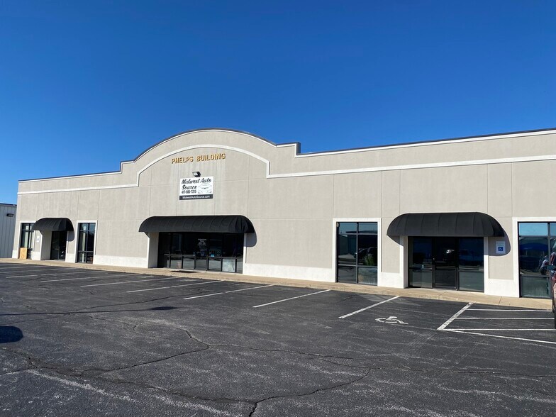 More Photos Of 1955-1959 Phelps St, Springfield Freestanding For Lease