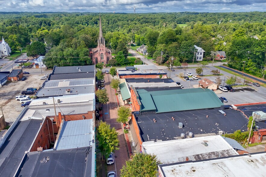 More Photos Of 110-112 Trinity St, Abbeville Storefront For Sale