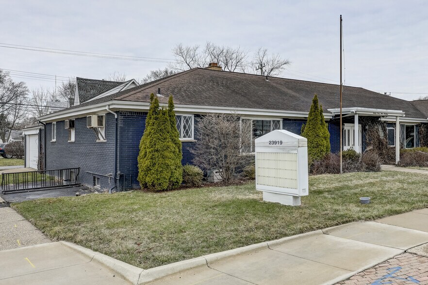 More Photos Of 23919 John R Rd, Hazel Park Freestanding For Sale