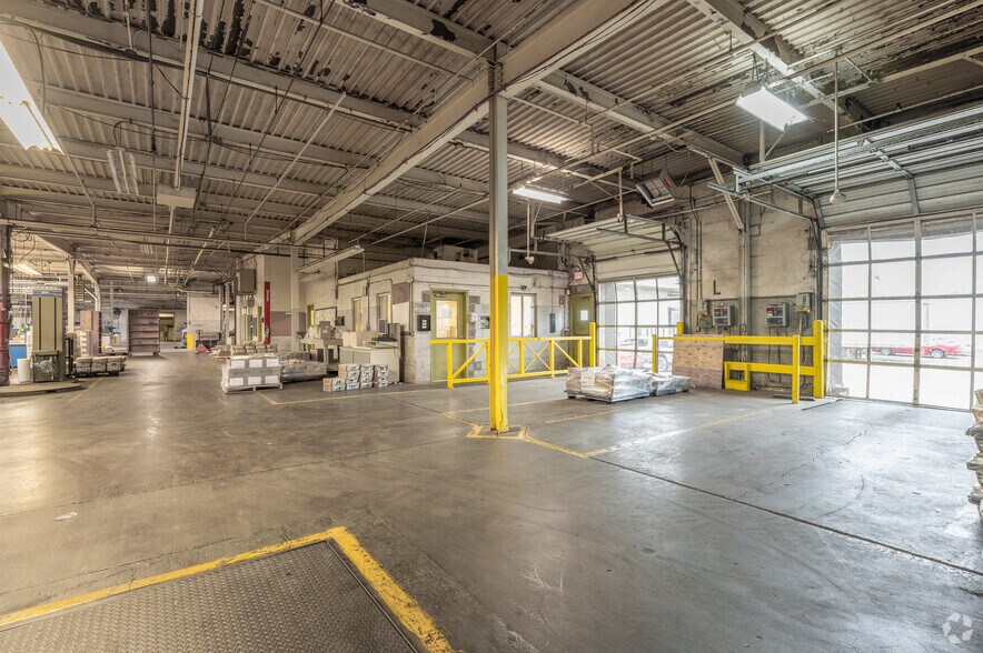 More Photos Of 4437 E 49th St, Cleveland Warehouse For Lease