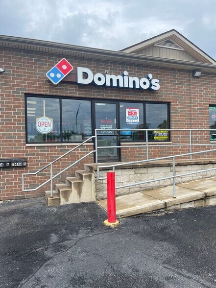 More Photos Of 7444 Kennedy Ave, Hammond Restaurant For Sale