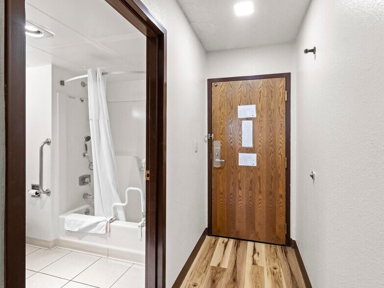 More Photos Of 500 E A St, Ogallala Hotel For Sale