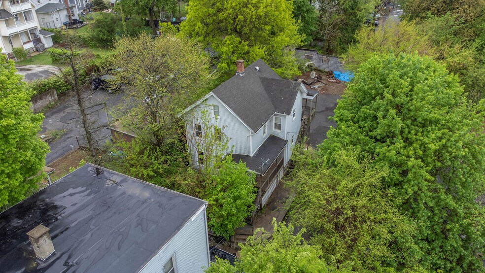 More Photos Of 46 Washington St, Waterbury Apartments For Sale