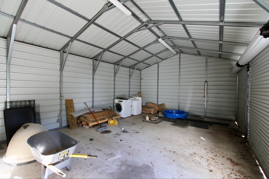 More Photos Of 11518 Bogs Rd, Tomball Shelter For Sale