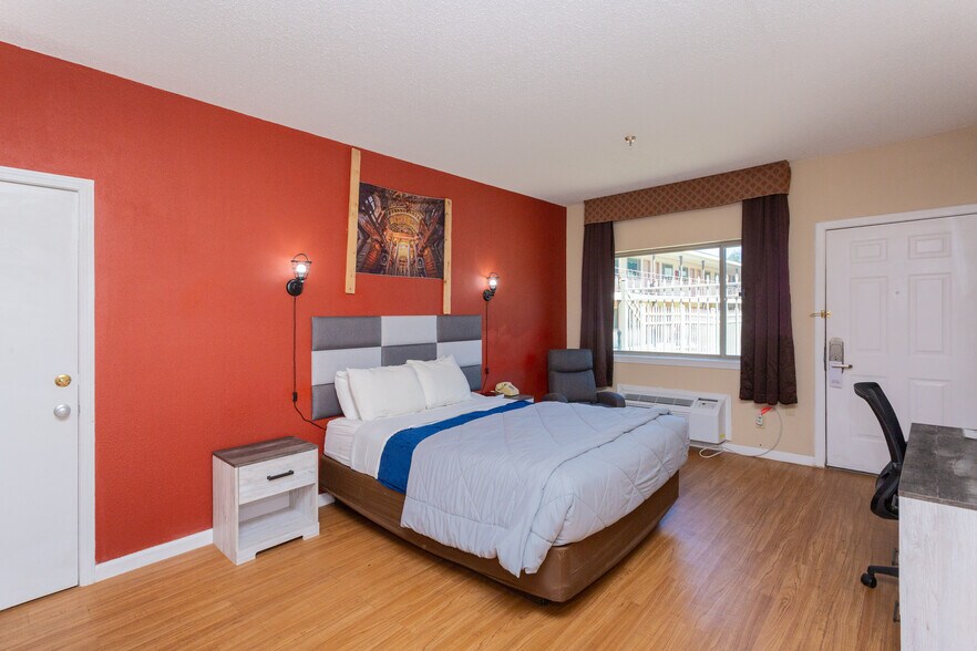 More Photos Of 2803 W 2nd St, Roswell Hotel For Sale