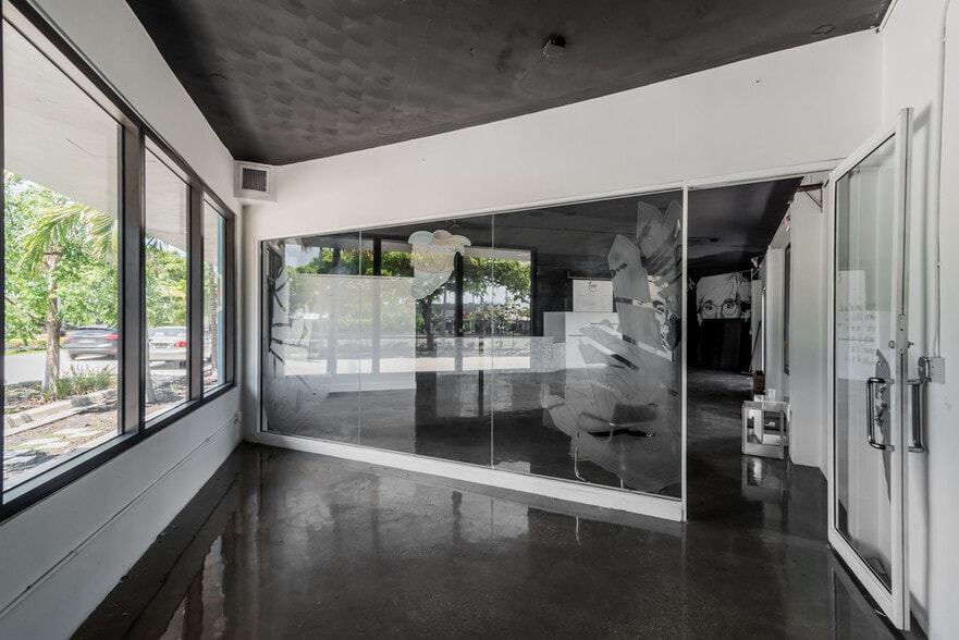 More Photos Of 900 N Flagler Dr, Fort Lauderdale General Retail For Lease