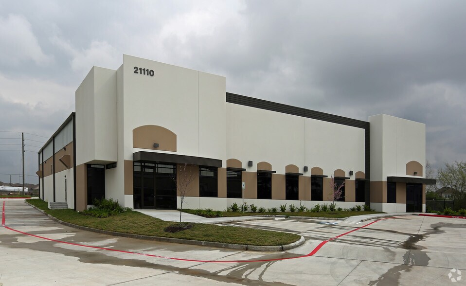 Primary Photo Of 21110 N Summitry Cir, Katy Warehouse For Lease