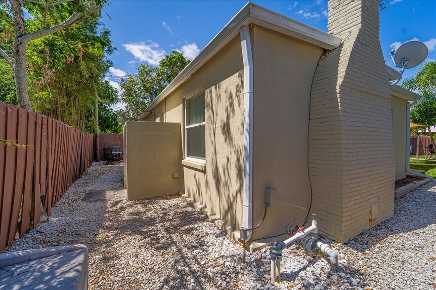 More Photos Of 216 NE 18th Ave, Pompano Beach Apartments For Sale