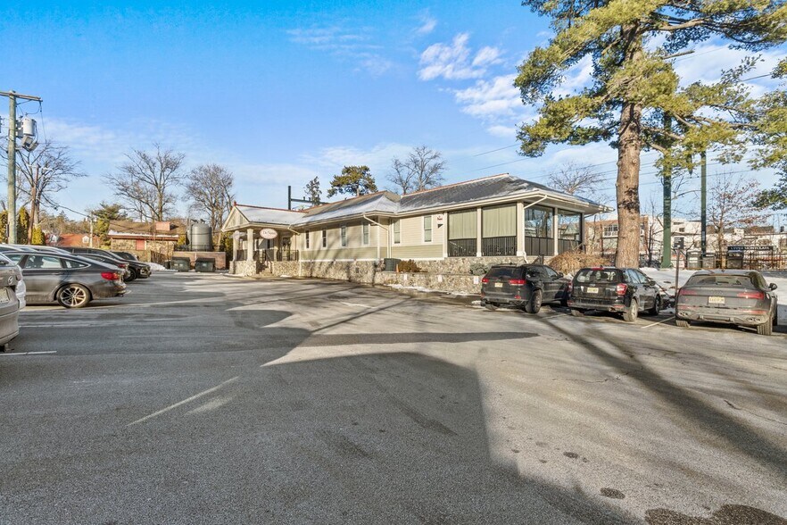 More Photos Of 89 Main St, Little Falls Bank For Lease