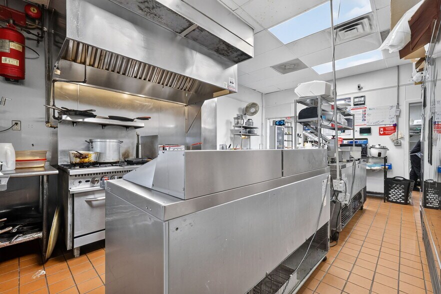 More Photos Of 3319 13th St, Saint Cloud Warehouse For Sale