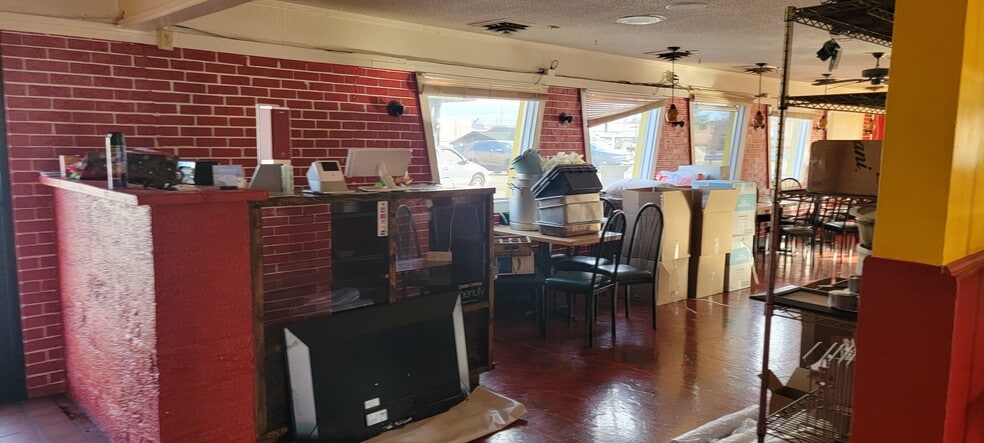 More Photos Of 2918 Bragg Blvd, Fayetteville Restaurant For Lease