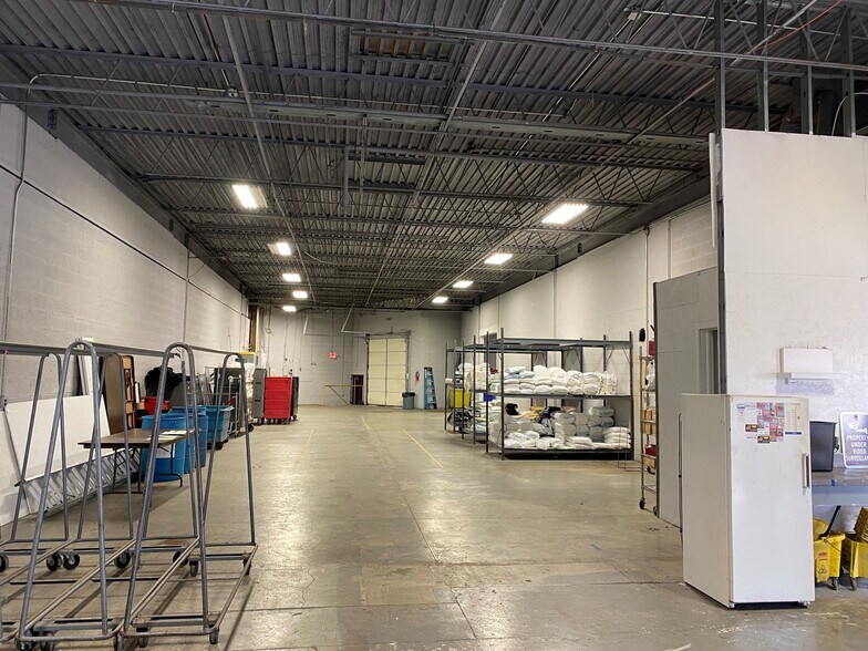 More Photos Of 24269-24293 Indoplex Cir, Farmington Hills Light Manufacturing For Lease