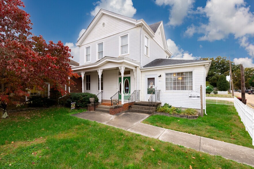 More Photos Of 664 Boulevard, Colonial Heights Office For Sale