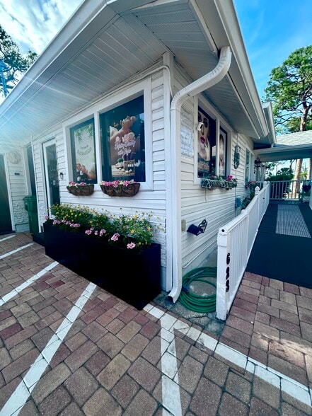 More Photos Of 623 N Lime Ave, Sarasota Storefront Retail Residential For Sale