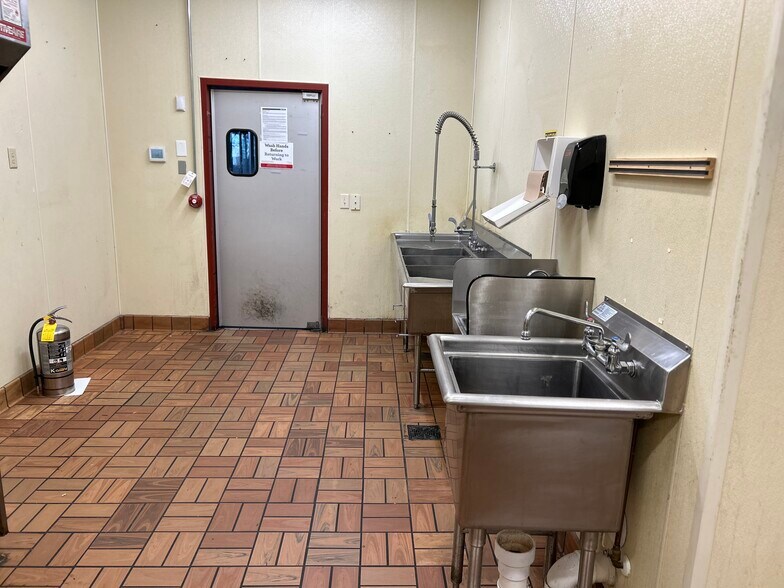 More Photos Of 2400 Roby Rd, Stoughton Service Station For Sale