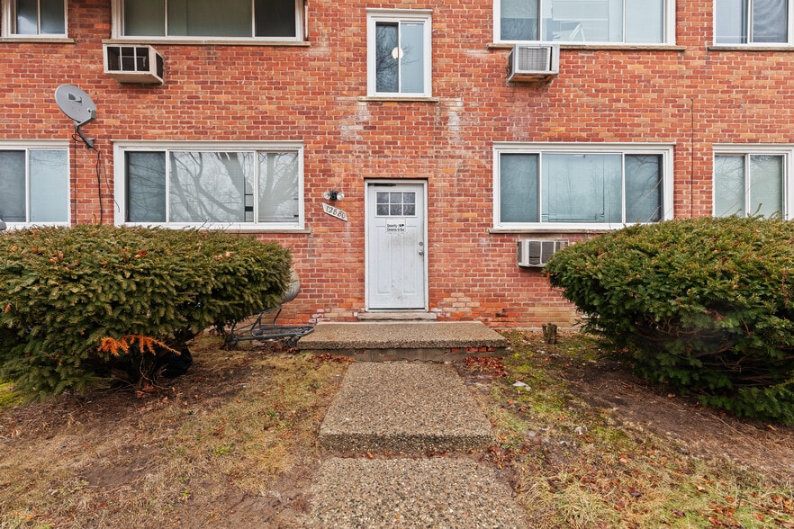 More Photos Of 12880 Dolphin St, Detroit Apartments For Sale