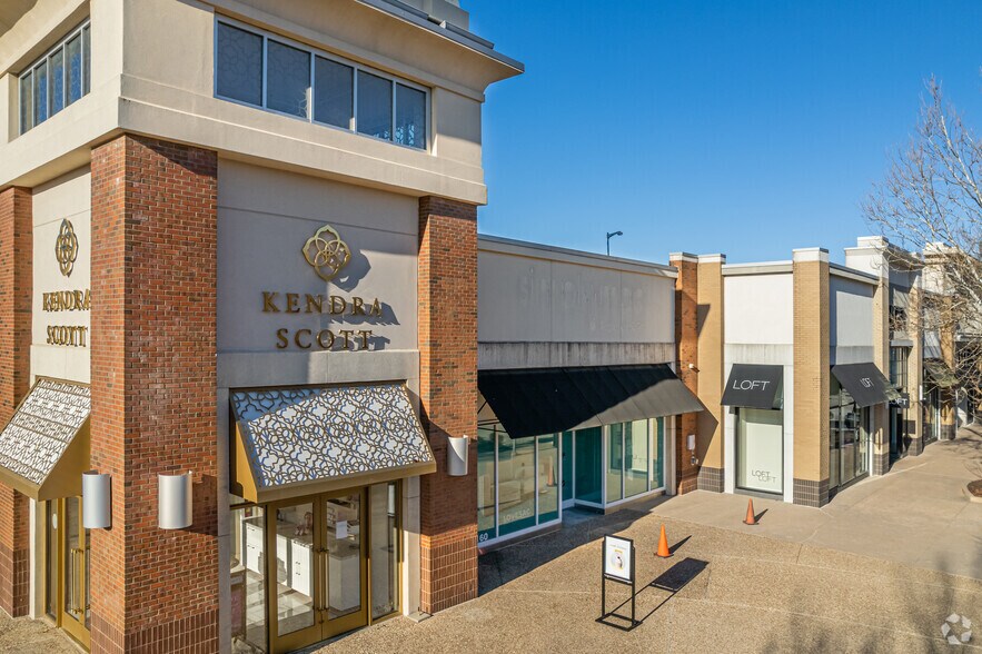 More Photos Of 2203 Promenade Blvd, Rogers Storefront For Lease