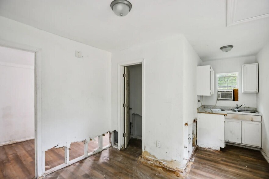 More Photos Of 242 Bishop, Livingston Apartments For Sale