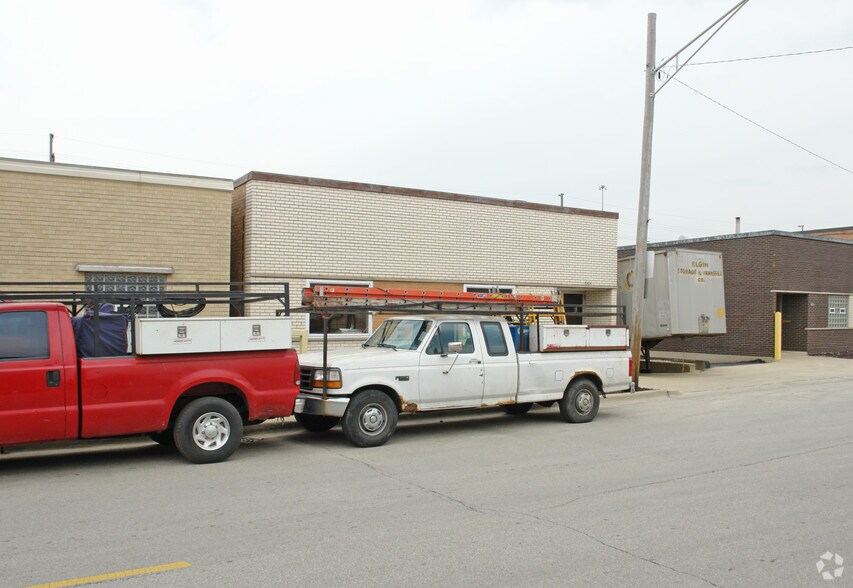 More Photos Of 2324 17th Ave, Franklin Park Warehouse For Sale