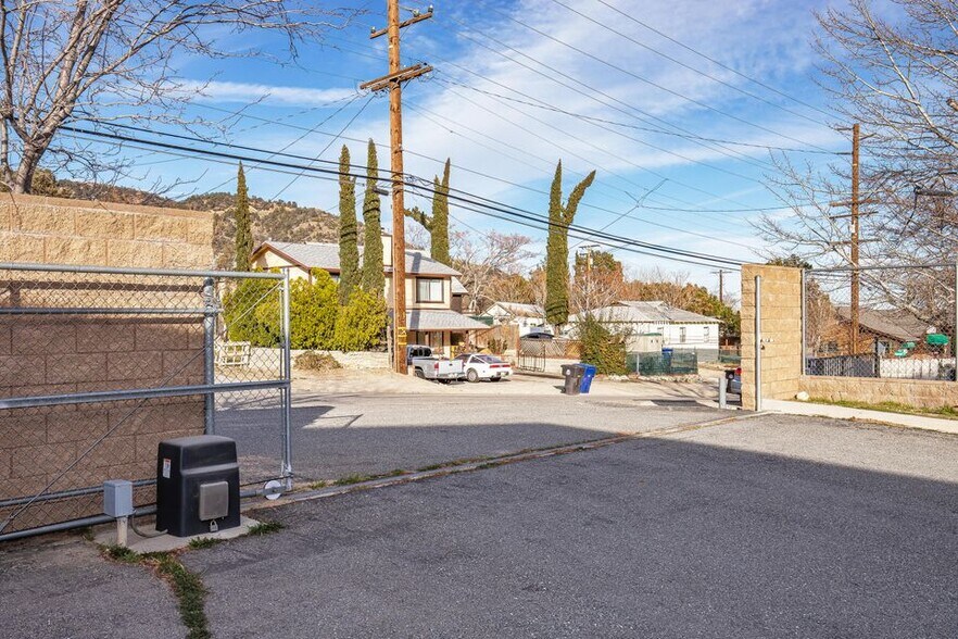 More Photos Of 3212 Mt Pinos Way, Frazier Park Light Manufacturing For Sale