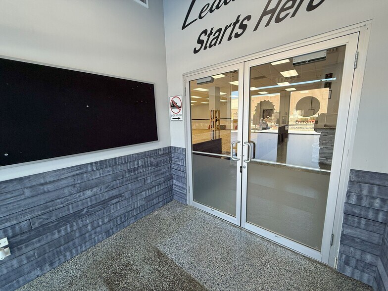 More Photos Of 1023-1049 Main St, Dundee Unknown For Lease