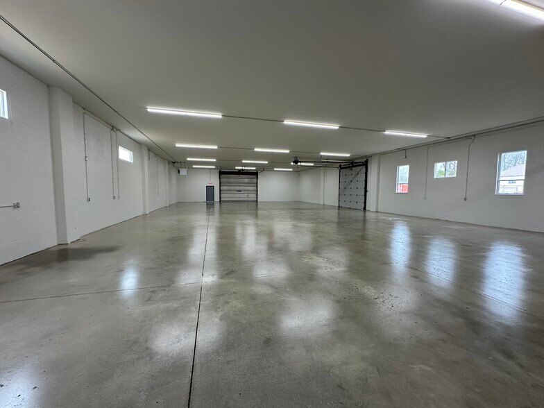 More Photos Of 9361 Seward Rd, Fairfield Warehouse For Lease