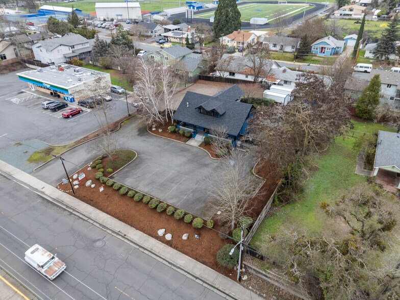 Primary Photo Of 858 NE A St, Grants Pass Office Residential For Sale