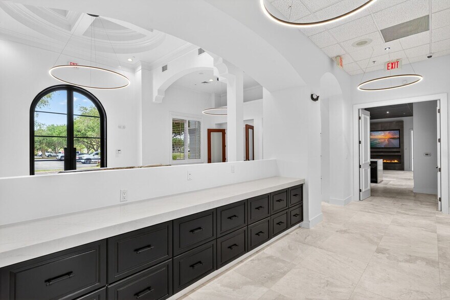 More Photos Of 3820 Via Del Rey, Bonita Springs Medical For Sale