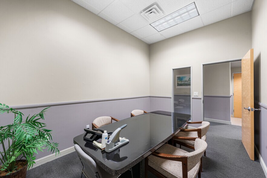 More Photos Of 514 Commerce Ave, Palmdale Medical For Sale