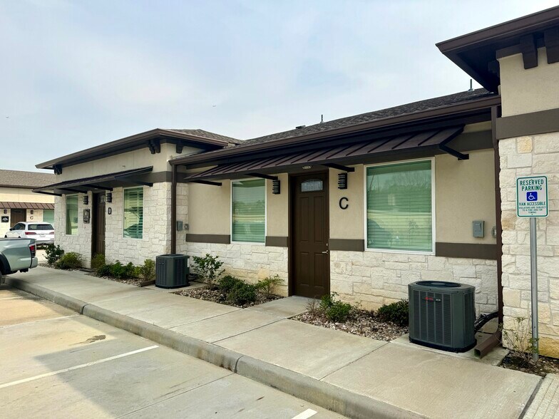 More Photos Of 17138 N Eldridge Pky, Tomball Medical For Sale