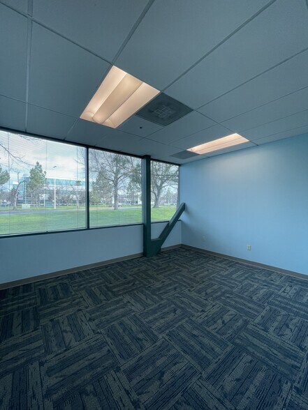 More Photos Of 5890 Stoneridge Dr, Pleasanton Medical For Lease