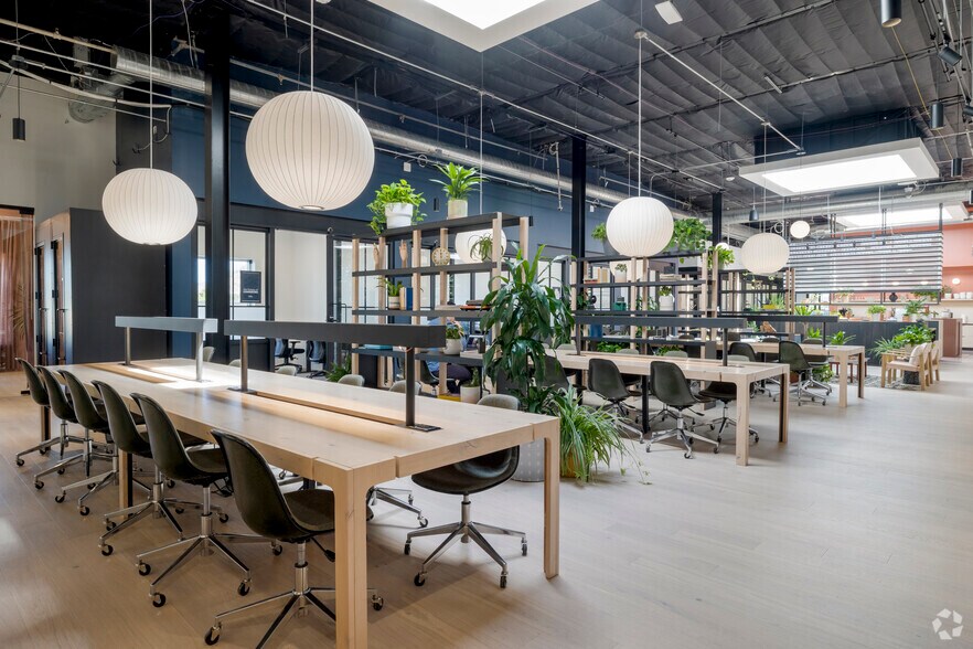 More Photos Of 1801 E Camelback Rd, Phoenix Coworking Space