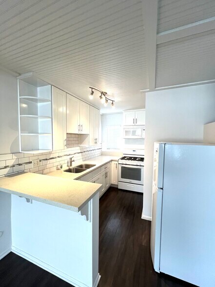 More Photos Of 1014 N Oxford Ave, Los Angeles Apartments For Sale