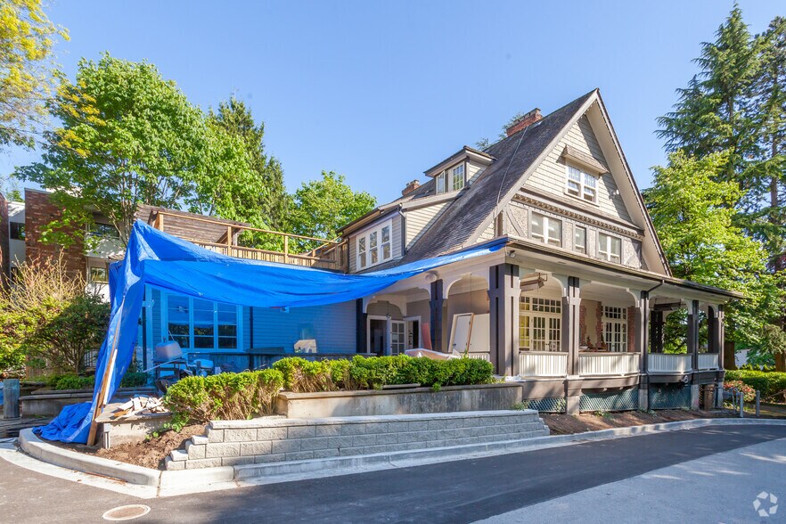 More Photos Of 350 2nd St E, North Vancouver Daycare Center For Sale