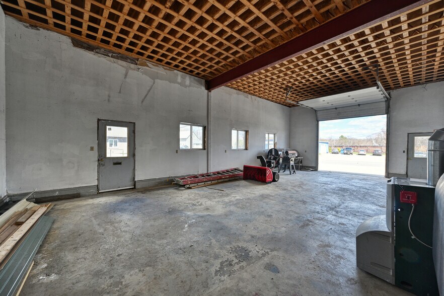 More Photos Of 74 Route 133, Winthrop Flex For Sale