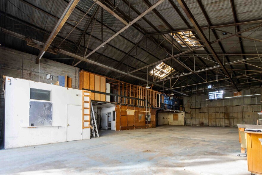 More Photos Of 50 Juniper St, San Francisco Warehouse For Sale