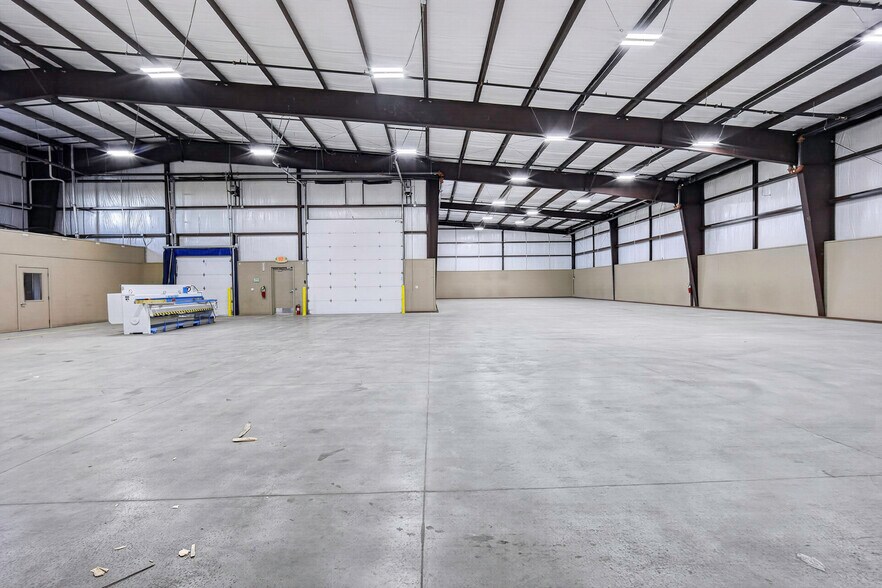 More Photos Of 2451 Van Buren St, Norman Warehouse For Lease