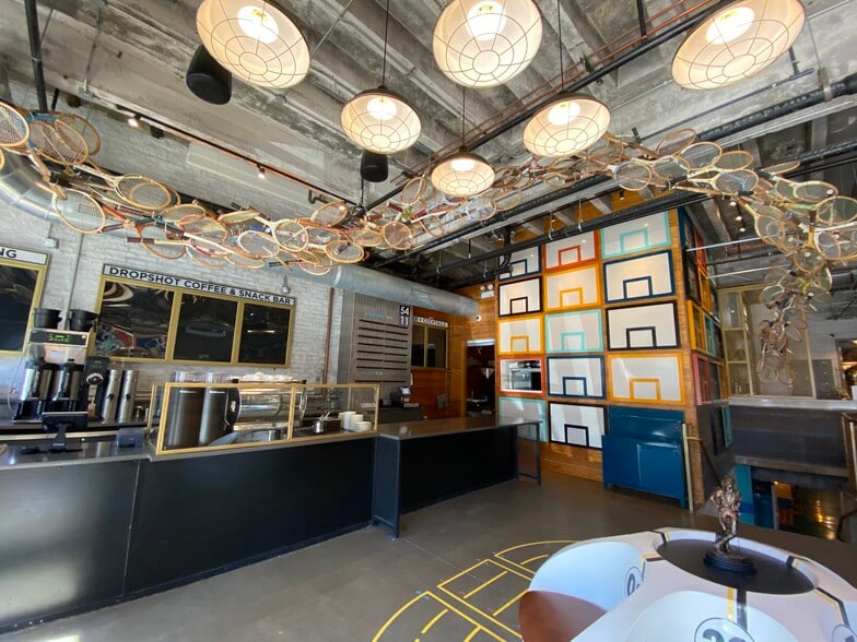 More Photos Of 312 W Chestnut St, Chicago Hotel For Lease