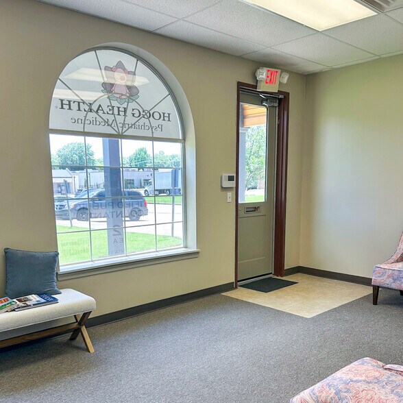 More Photos Of 500-514 W Atlanta St, Broken Arrow Medical For Lease