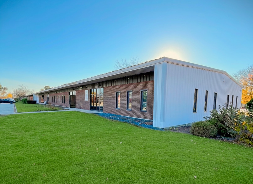 More Photos Of 2 Industrial Park Dr, Concord Service For Lease