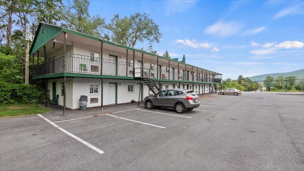 More Photos Of 5 Canada St, Lake George Hotel For Sale