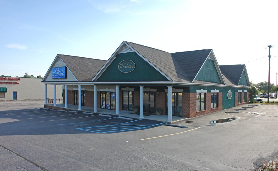 More Photos Of 451 Columbia Ave, Lexington Freestanding For Sale