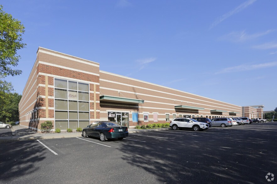Primary Photo Of 8451-8479 Xerxes Ave N, Brooklyn Park Showroom For Lease