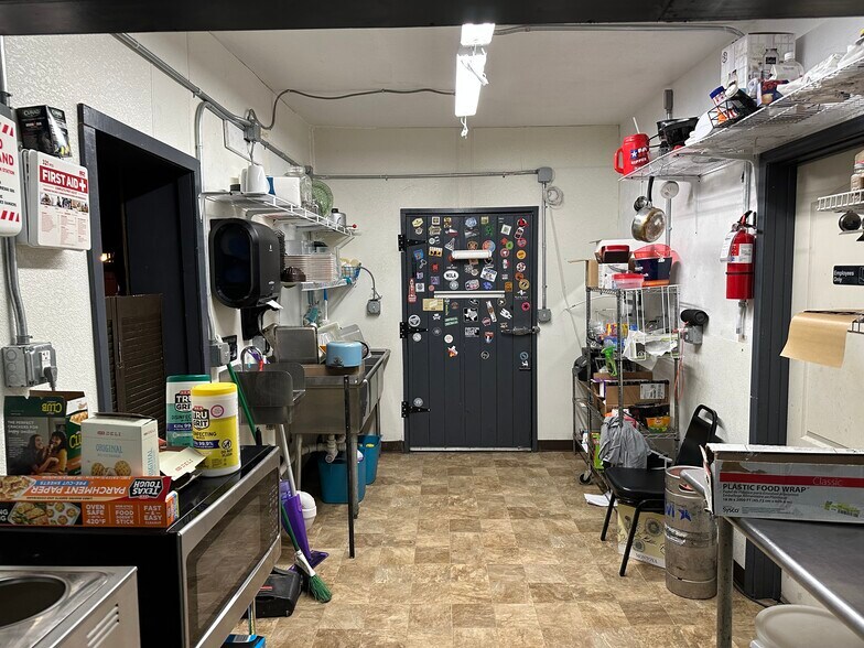 More Photos Of 130 E Goodnight Ave, Aransas Pass Restaurant For Sale