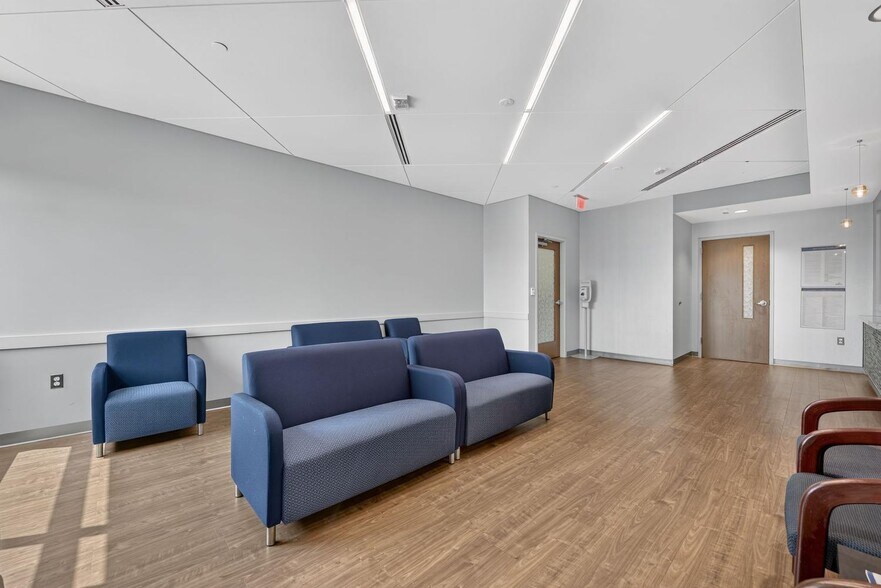 More Photos Of 24430 Stone Springs Blvd, Sterling Medical For Sale