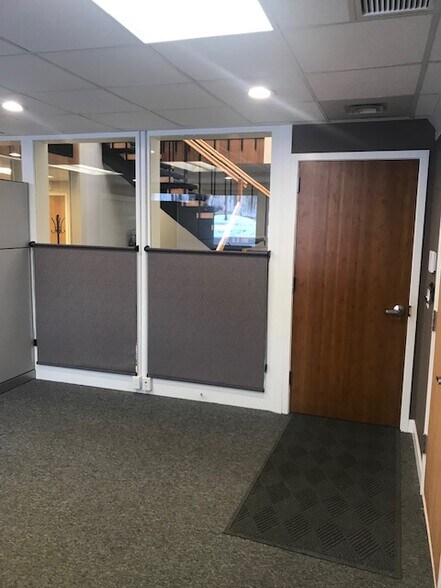 More Photos Of 1157 Fairport Rd, Fairport Medical For Lease