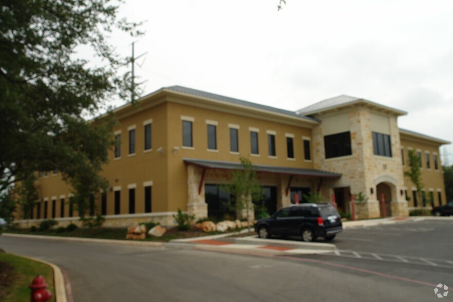 More Photos Of 335 E Sonterra Blvd, San Antonio Medical For Lease